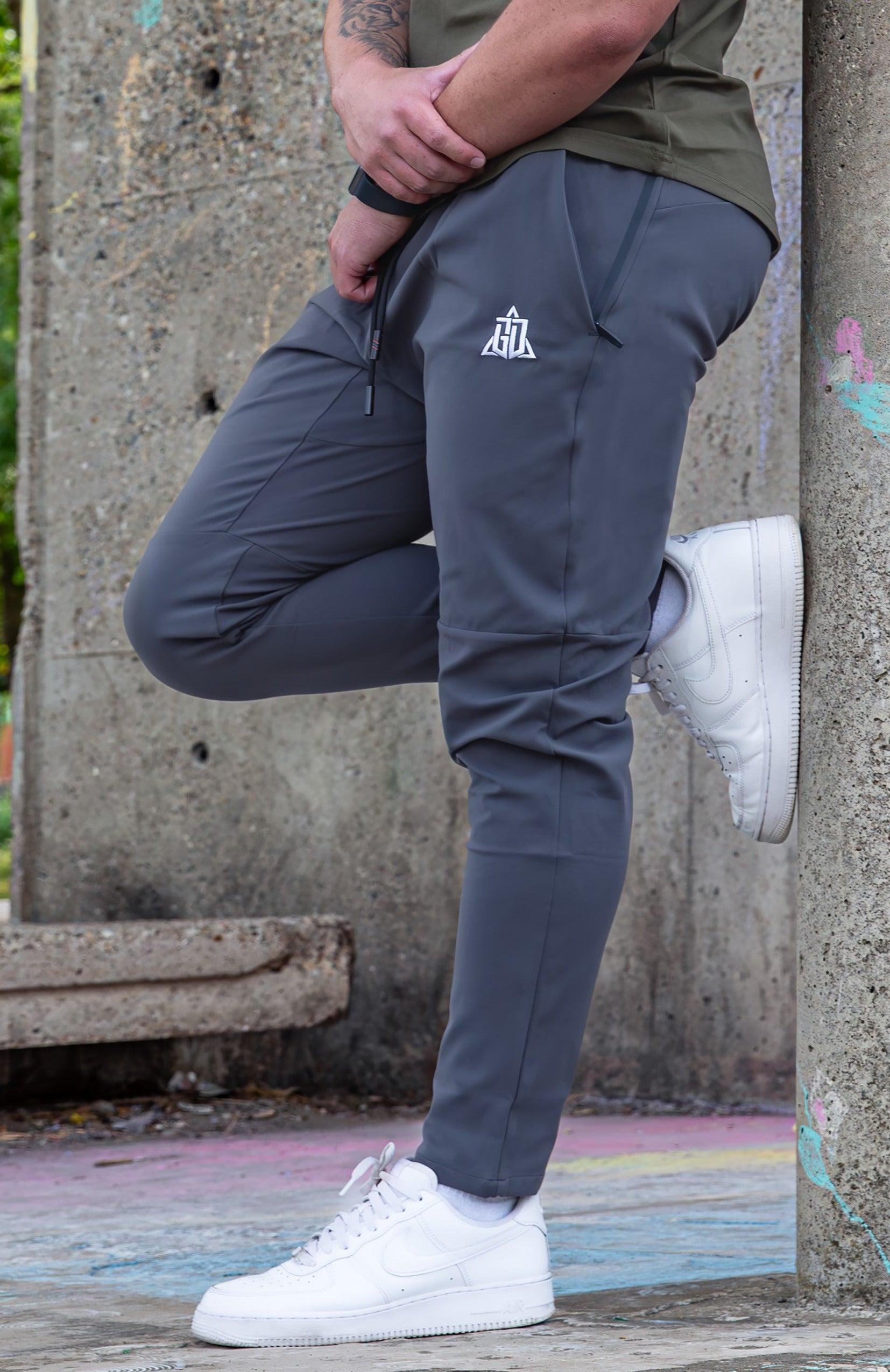 The Signature Joggers Grey